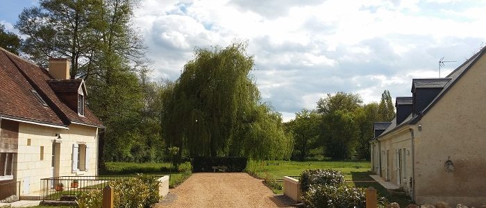 vue de l'entrée des deux gîtes